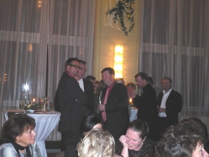 ... als auch in der Reaktion des Frontman' des guten Geschmacks wider.